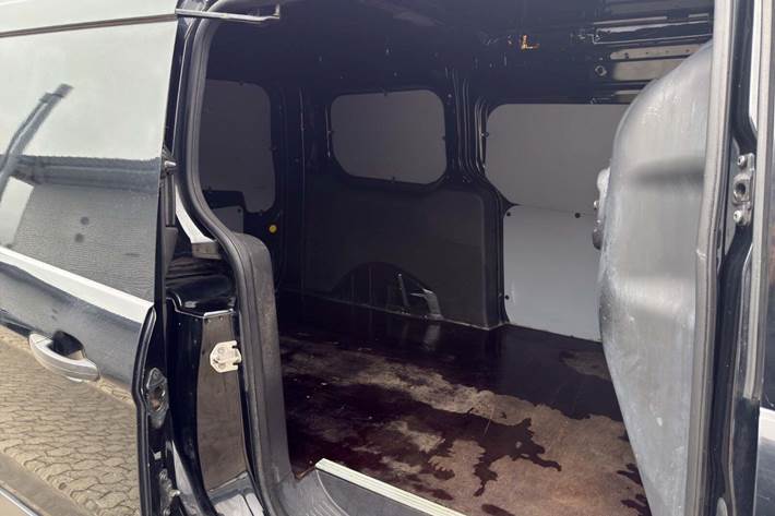 Sort Ford Transit Connect fra 2014