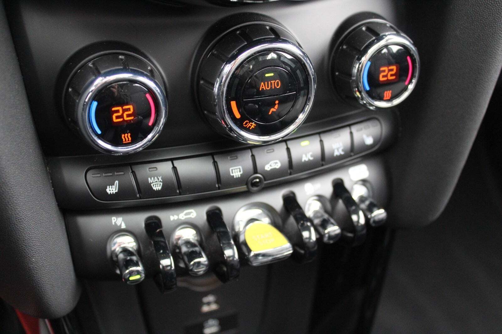 Grå Mini Cooper SE fra 2023