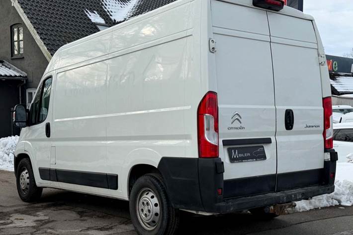 Hvid Citroën Jumper 35 fra 2021 set udefra