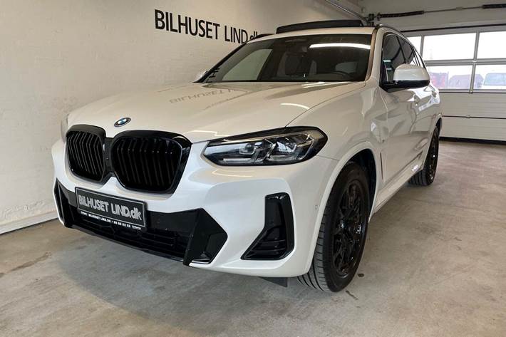 Hvid BMW iX3 fra 2023 set udefra