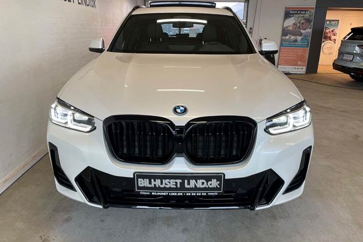 Hvid BMW iX3 fra 2023