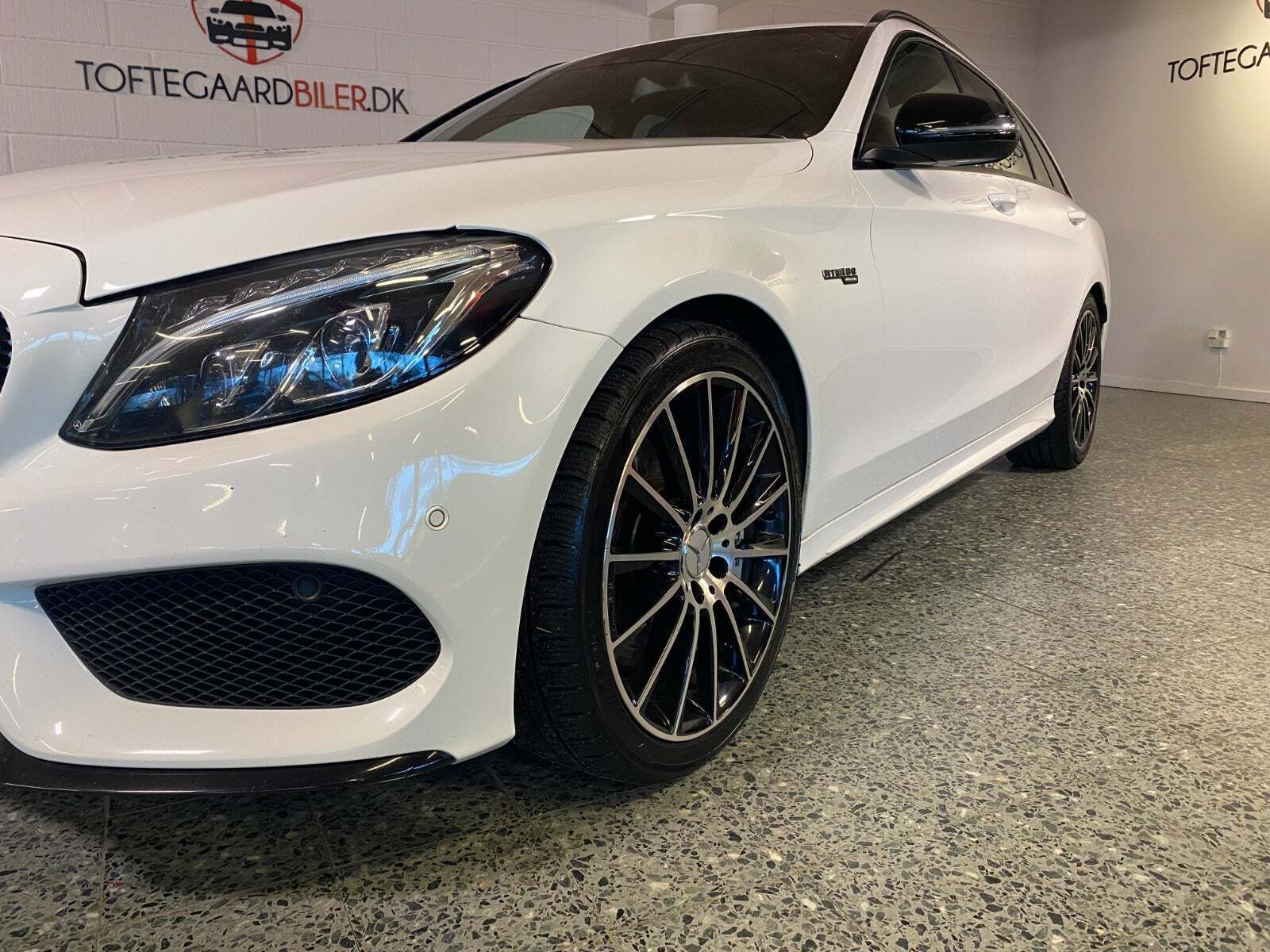 Hvid Mercedes C43 fra 2016