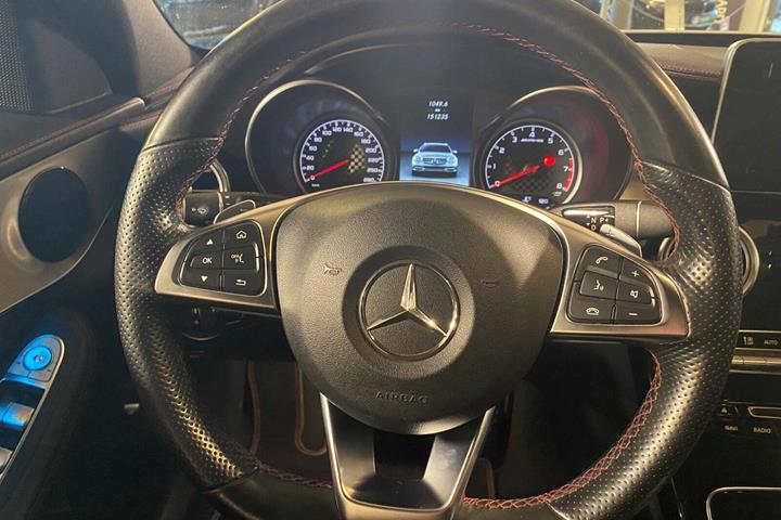 Hvid Mercedes C43 fra 2016