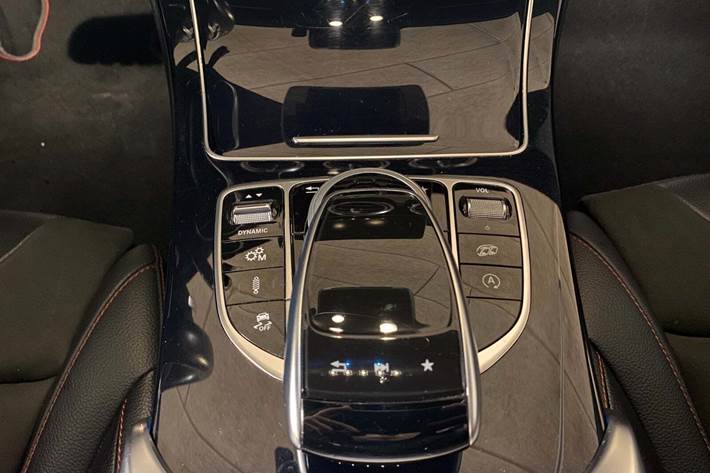 Hvid Mercedes C43 fra 2016