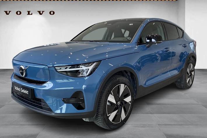Blå Volvo C40 fra 2025 set udefra