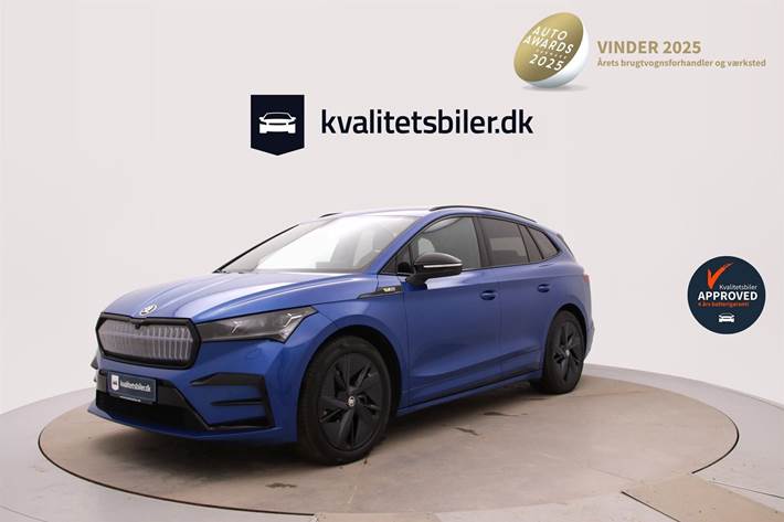 Blå Skoda Enyaq fra 2024 set udefra