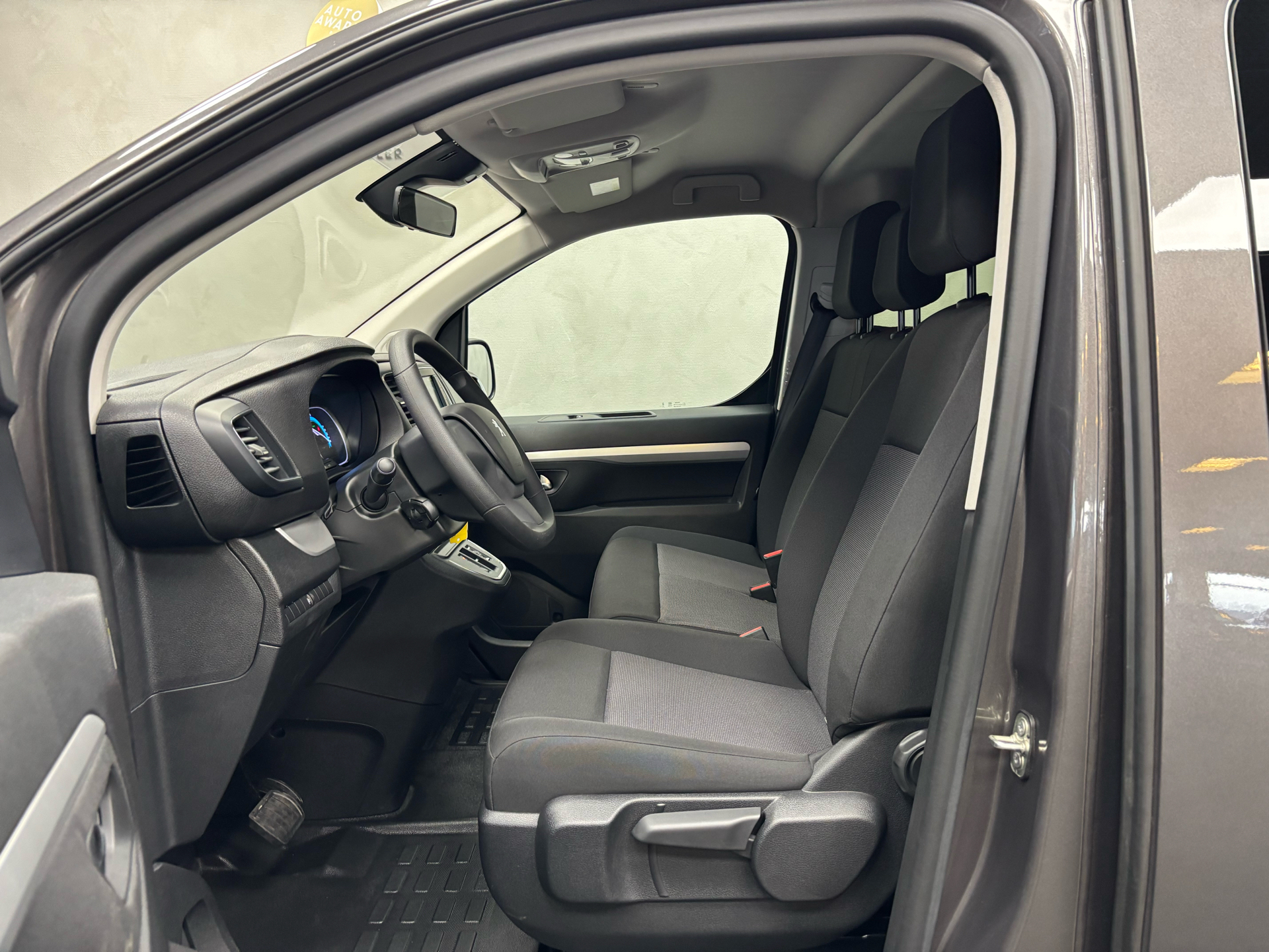 Peugeot e-Traveller L2 EL Business 136HK Aut.