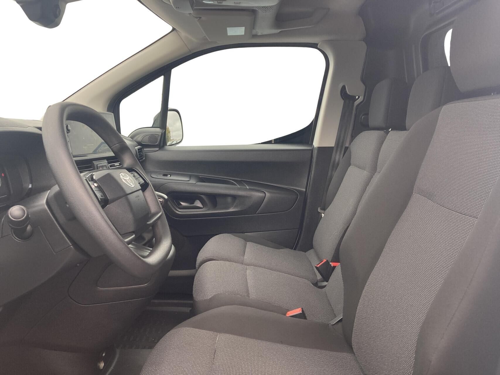 Toyota ProAce City 1,2 Medium Comfort Master En Skydedør 110HK Van 6g