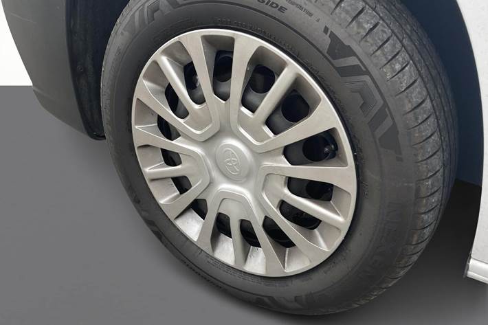 Hvid Toyota ProAce City fra 2024