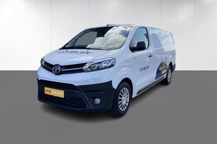 Hvid Toyota ProAce fra 2024