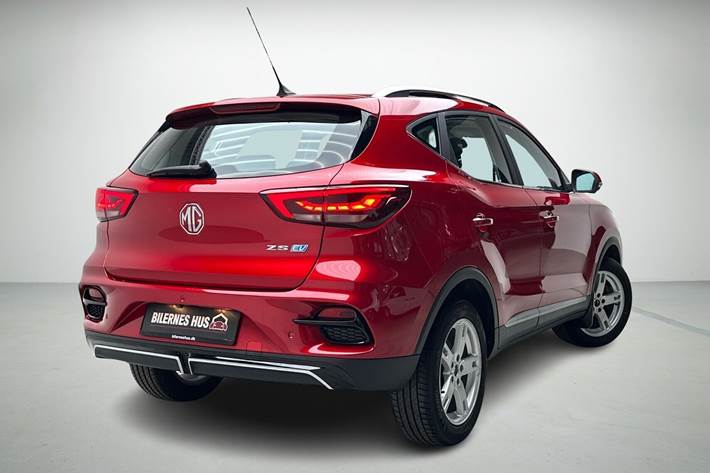 Rød MG ZS EV fra 2022