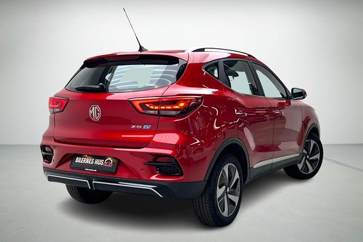 Rød MG ZS EV fra 2022