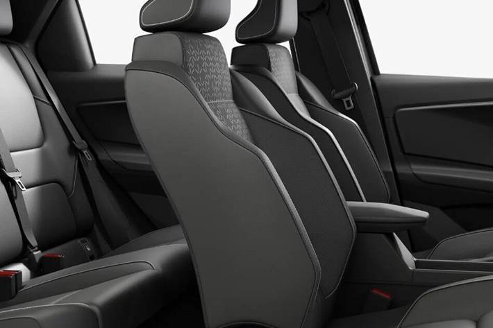 Blå Nissan Micra fra 2025