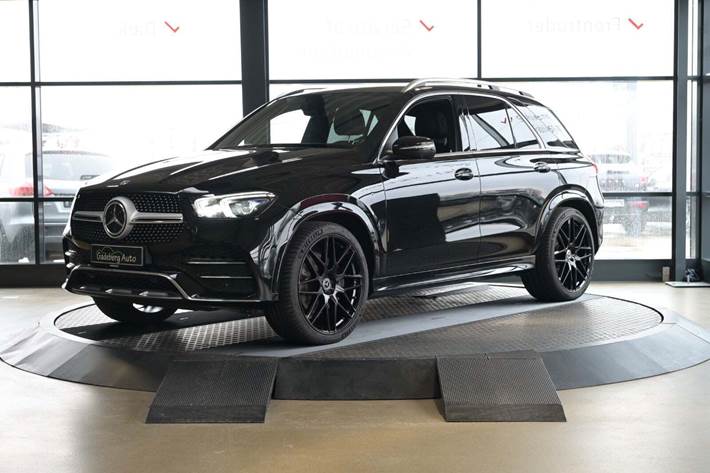 Sort Mercedes GLE350 d fra 2020 set udefra