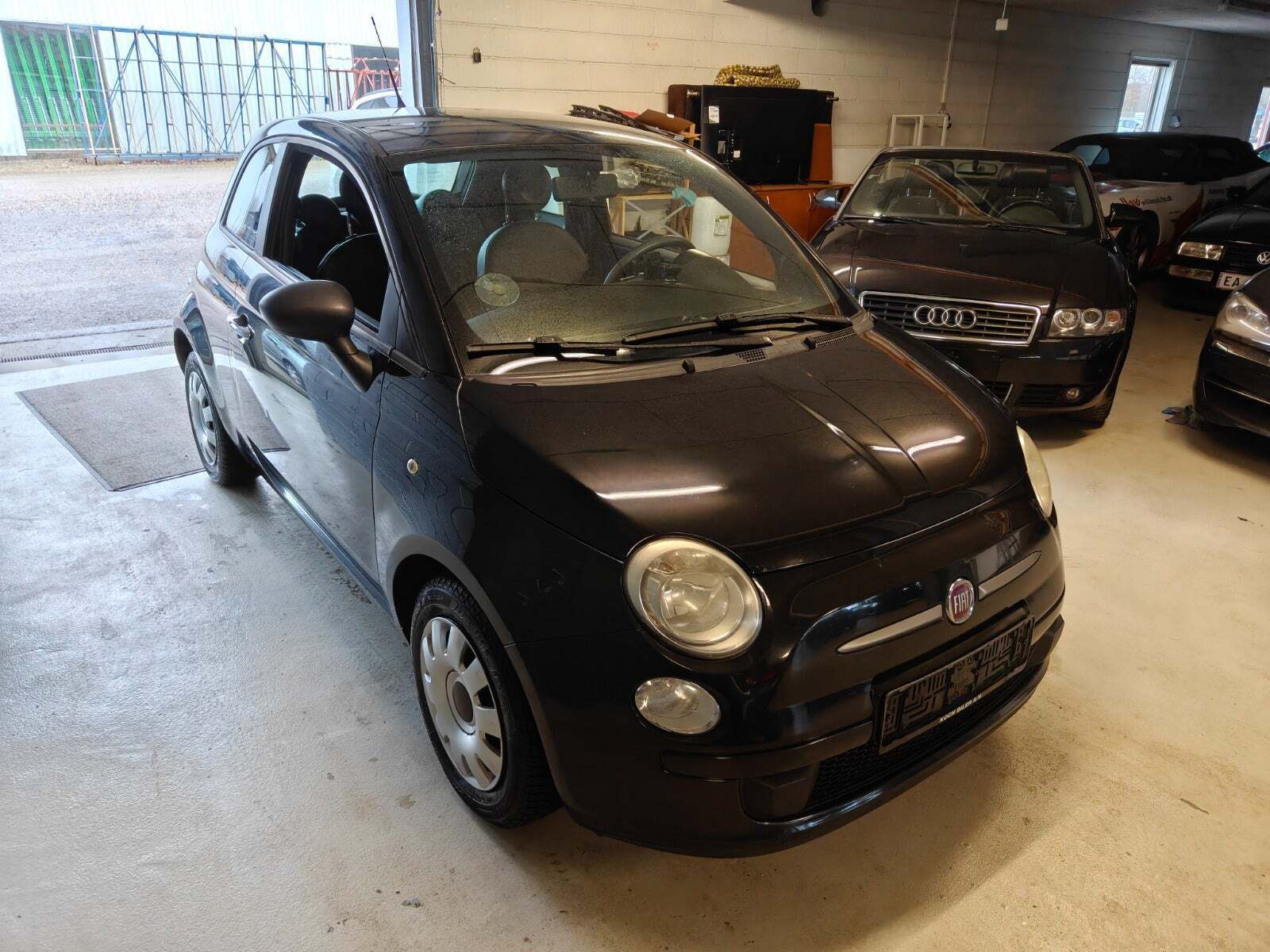Gul Fiat 500 fra 2012