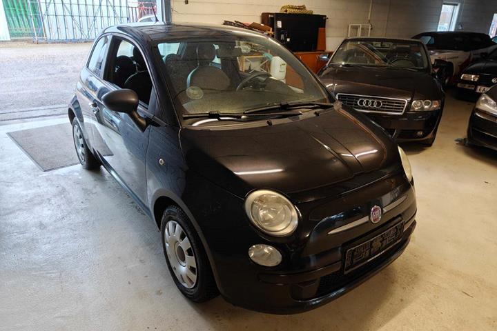 Gul Fiat 500 fra 2012