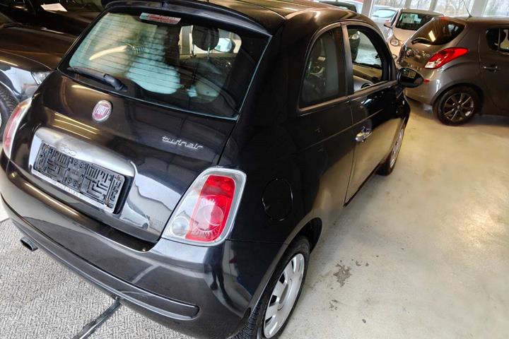 Gul Fiat 500 fra 2012