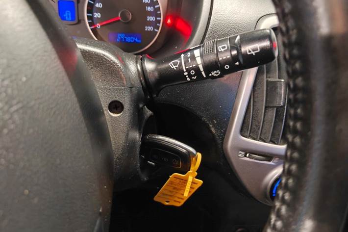 Gul Hyundai i20 fra 2014