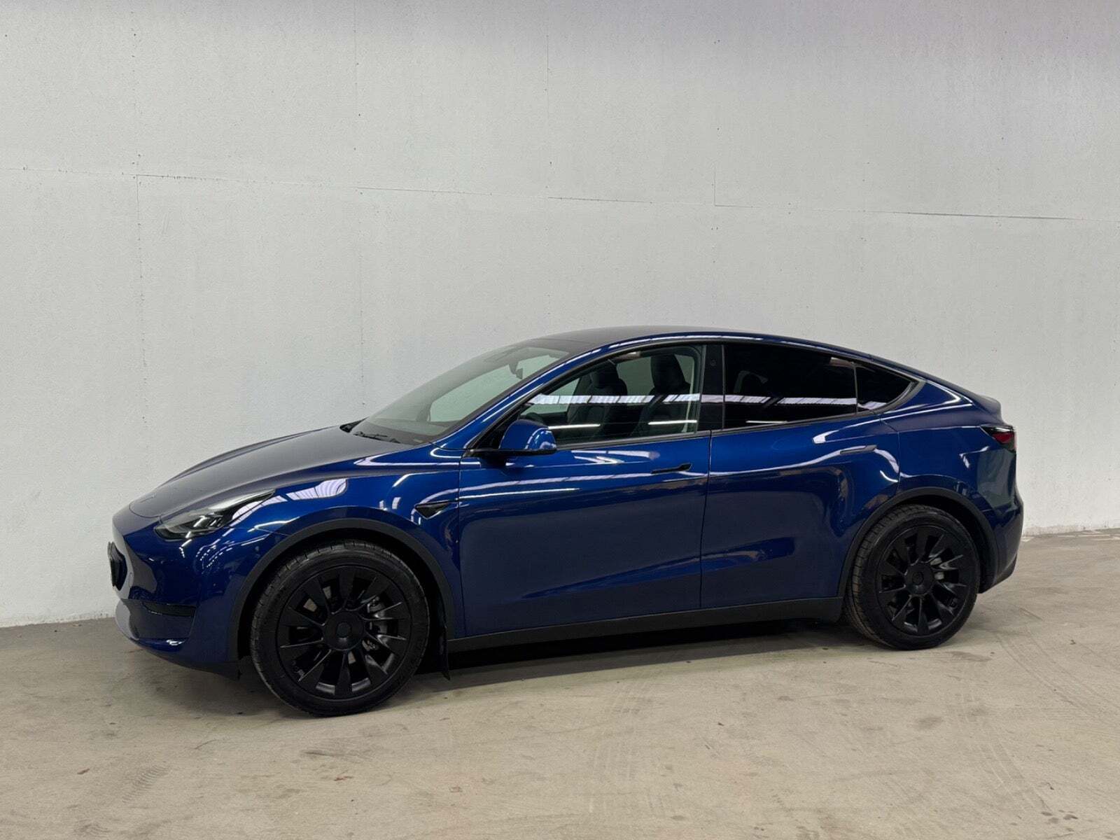 Tesla Model Y RWD