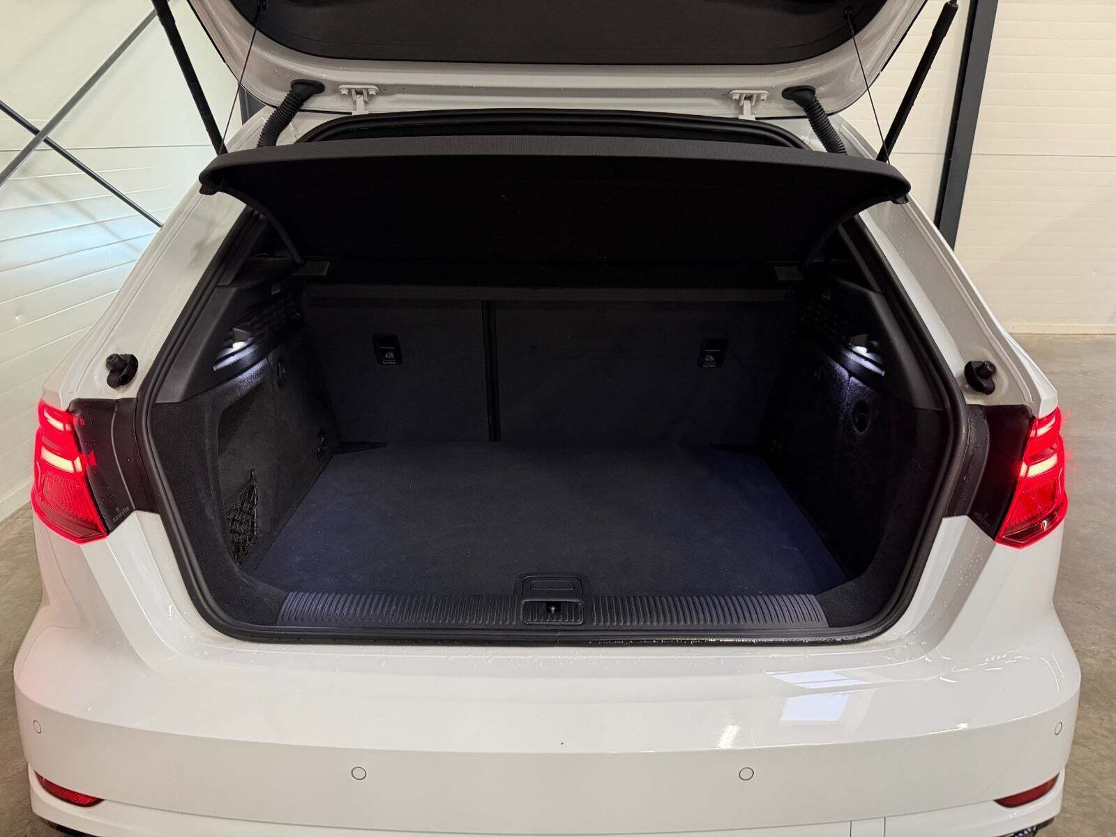 Hvid Audi RS3 fra 2017