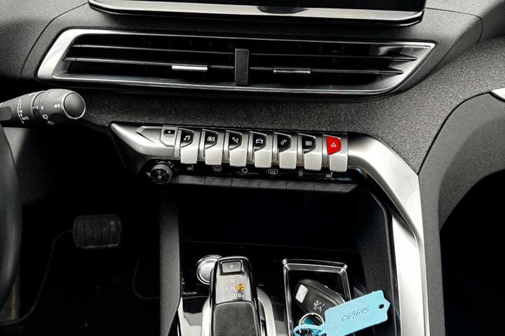 undefined Peugeot 3008 fra 2021