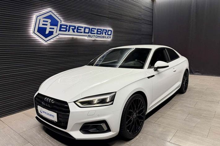 Hvid Audi A5 fra 2016 set udefra