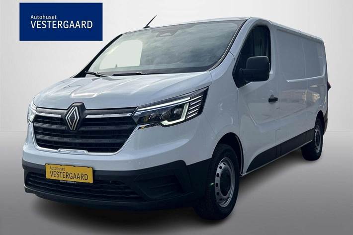 Hvid Renault Trafic fra 2025 set udefra