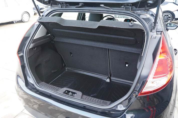 Sort Ford Fiesta fra 2013