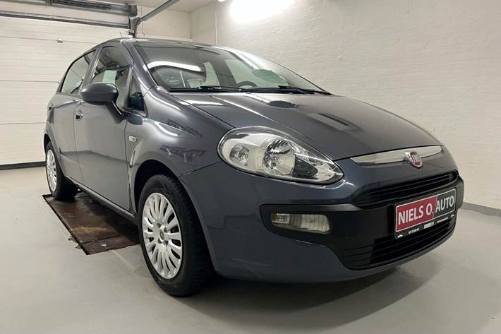 Blå Fiat Punto Evo fra 2010