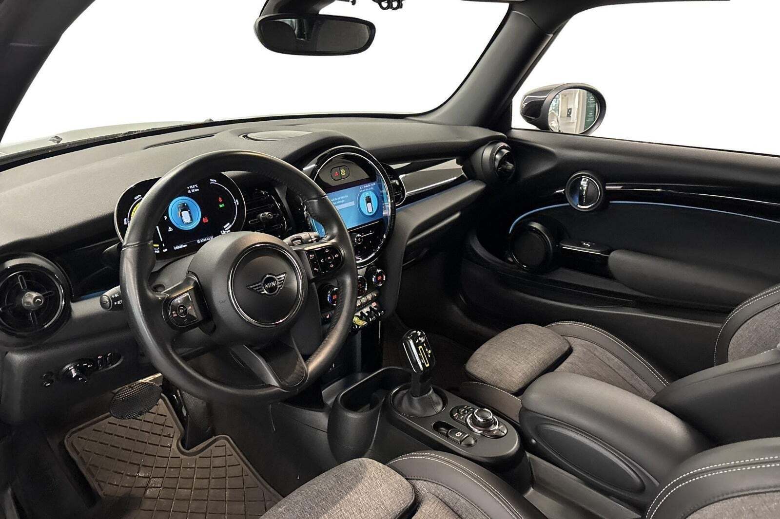 Mini Cooper SE Classic Trim