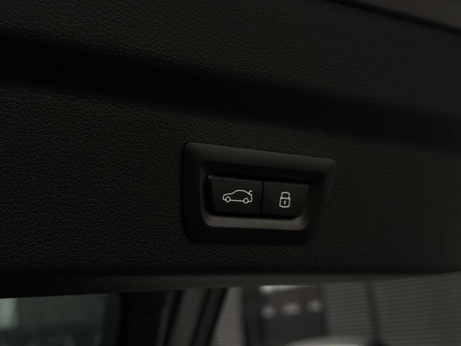 Rød BMW iX2 fra 2024