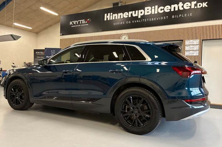 Blå Audi e-tron fra 2022