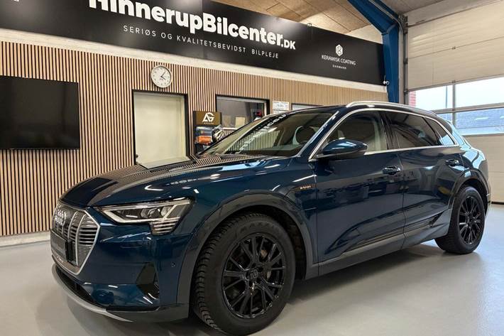 Blå Audi e-tron fra 2022