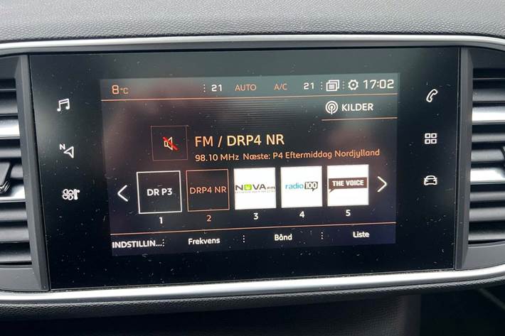 Grå Peugeot 308 fra 2020