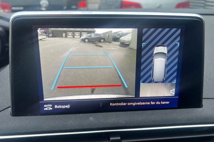 Grå Peugeot 5008 fra 2020