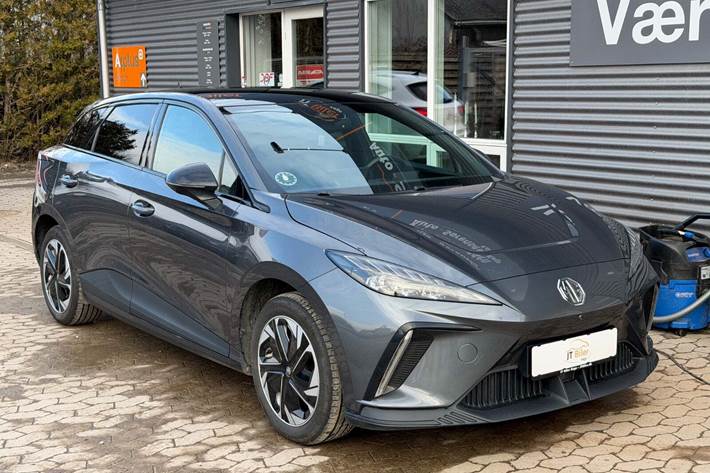 Grå MG 4 fra 2022 set udefra