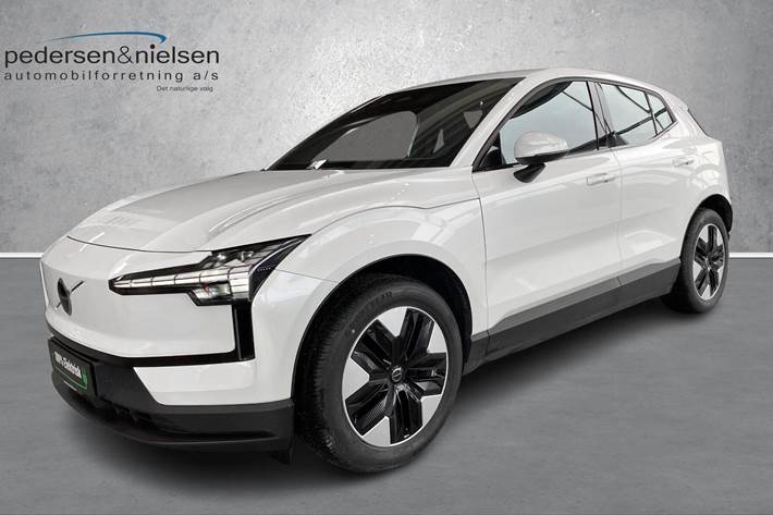 Hvid Volvo EX30 fra 2025 set udefra