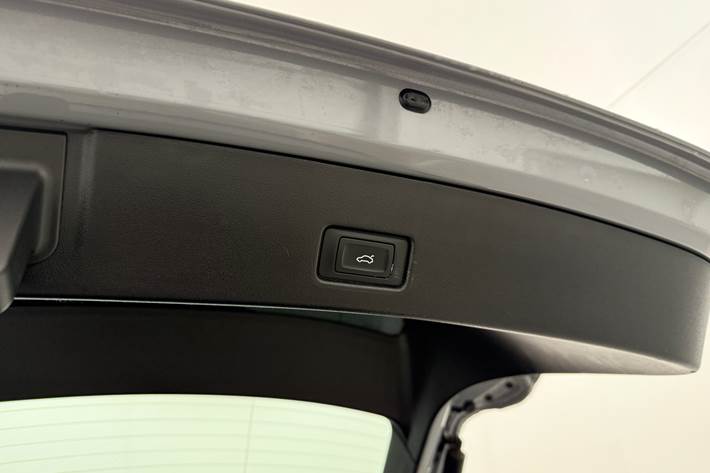 Grå Audi Q4 fra 2023