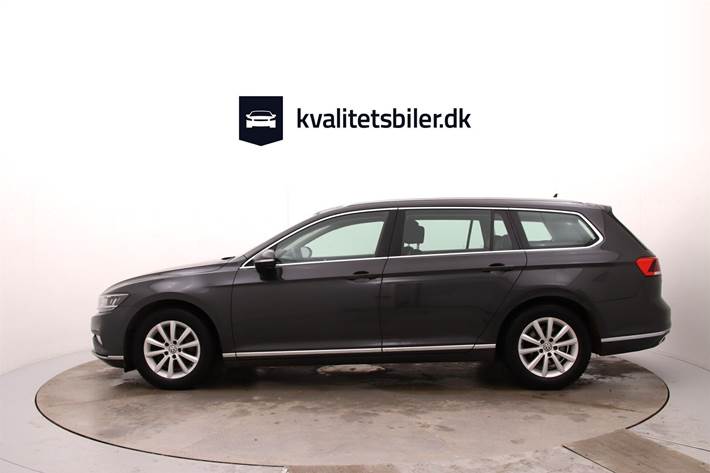 Grå VW Passat fra 2020