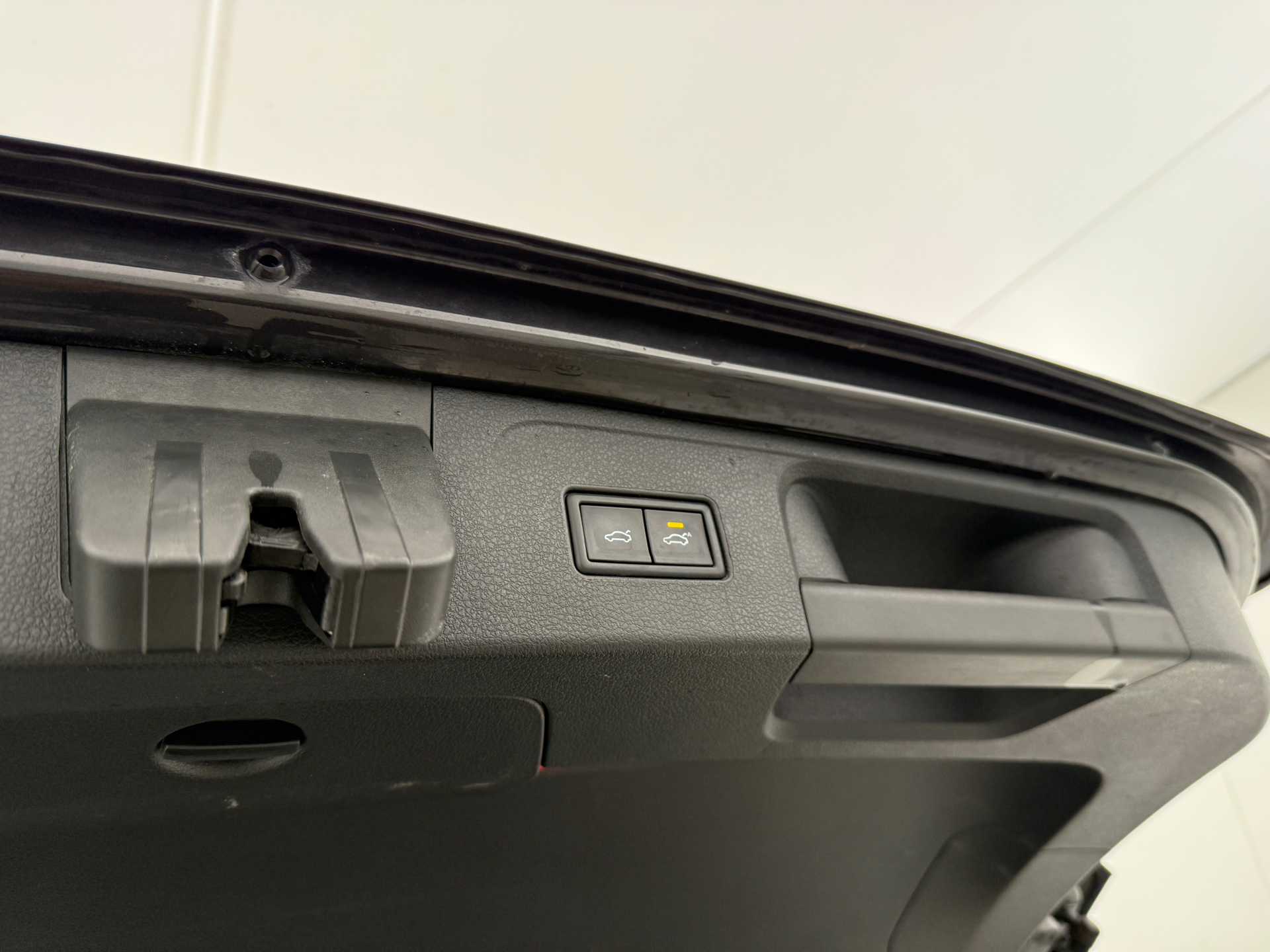 Grå VW Passat fra 2020