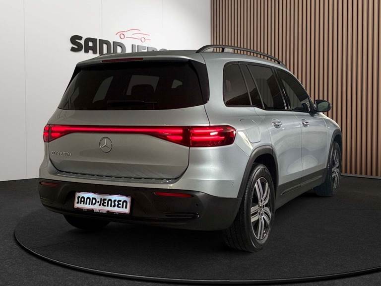 Mercedes EQB250+ Electric Art