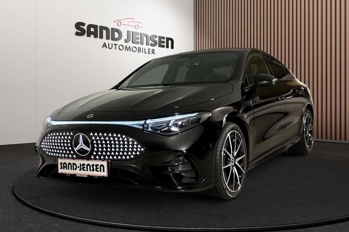 Sort Mercedes CLA250+ fra 2025