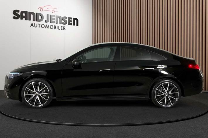 Sort Mercedes CLA250+ fra 2025