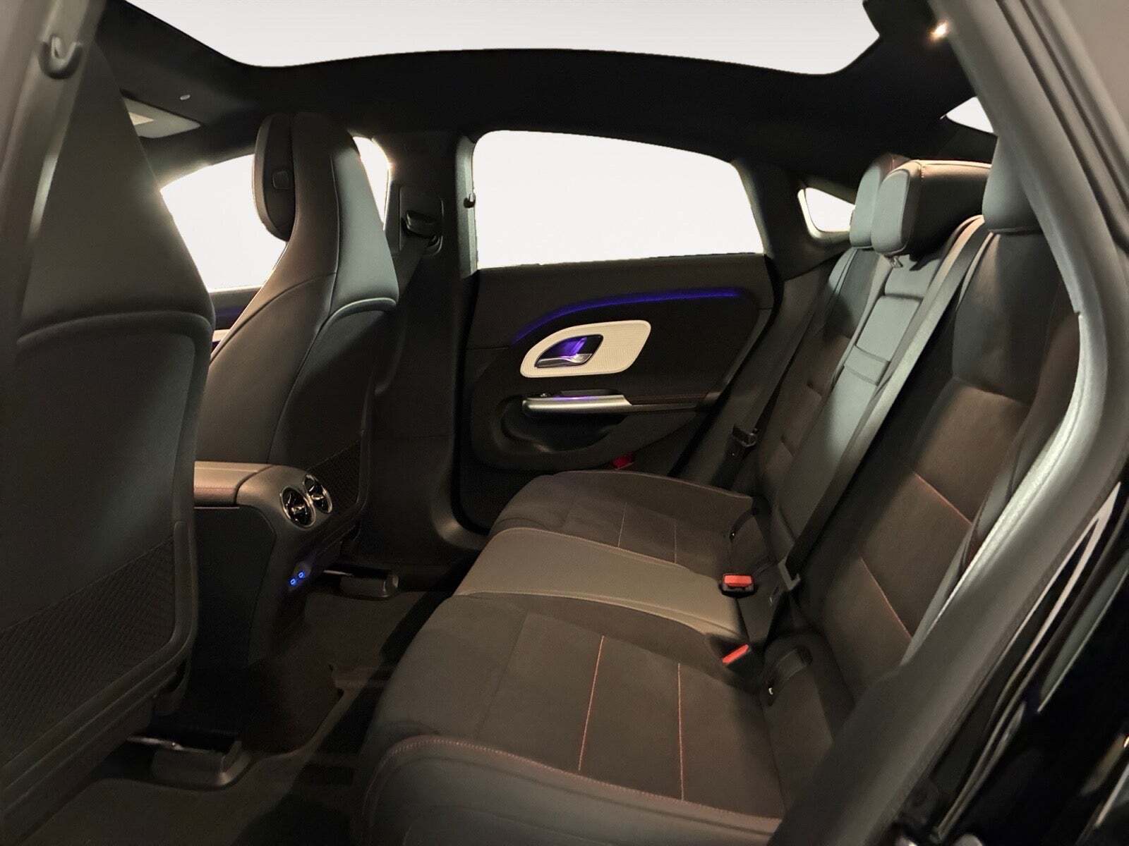 Sort Mercedes CLA250+ fra 2025