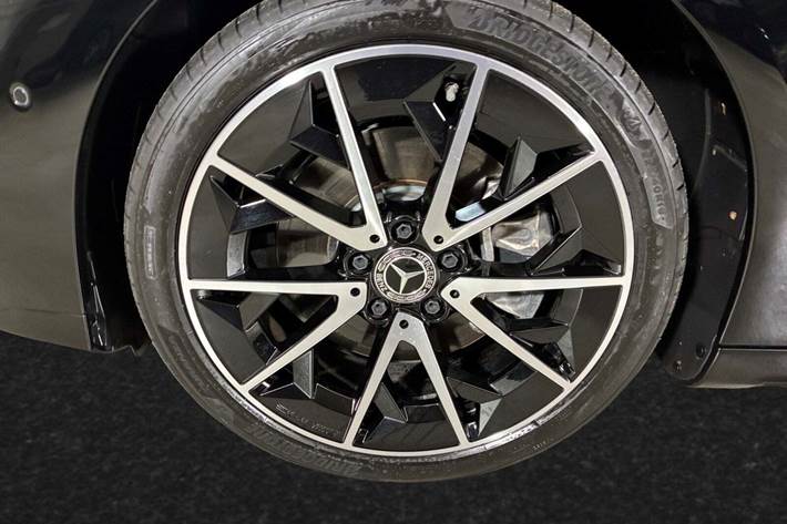 Sort Mercedes CLA250+ fra 2025