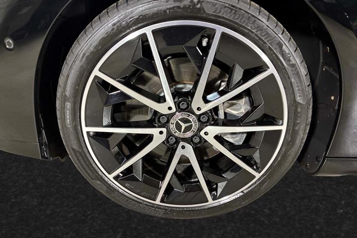 Sort Mercedes CLA250+ fra 2025