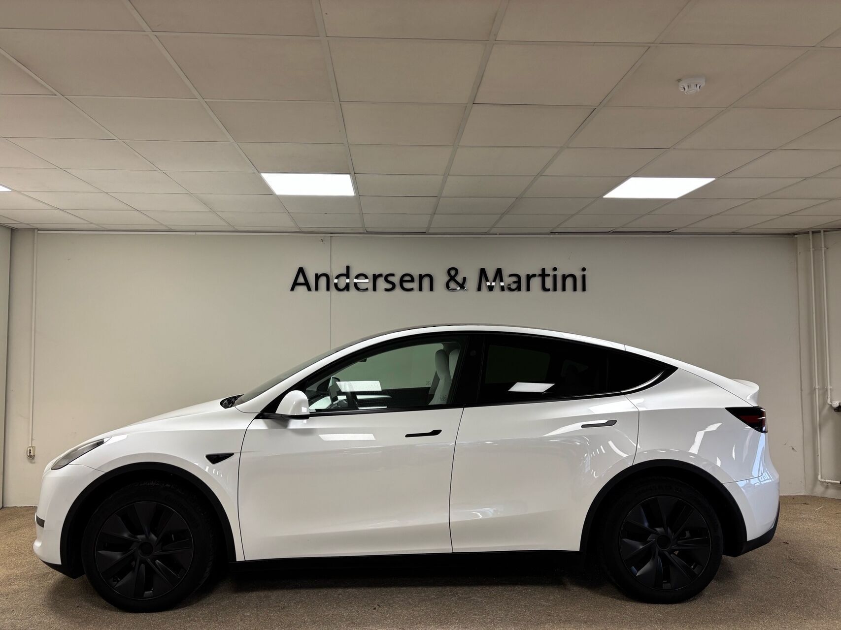 Tesla Model Y EL Long Range RWD 340HK 5d Aut.