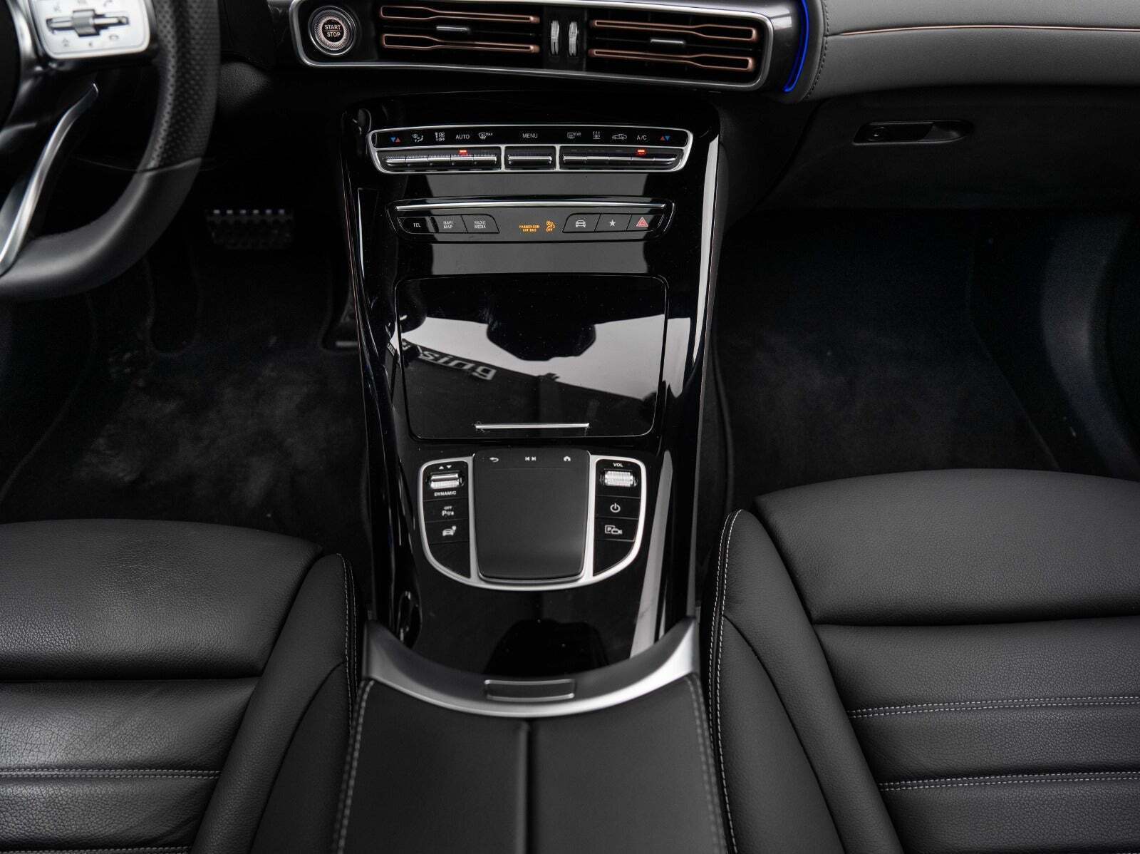 Grå Mercedes EQC400 fra 2020