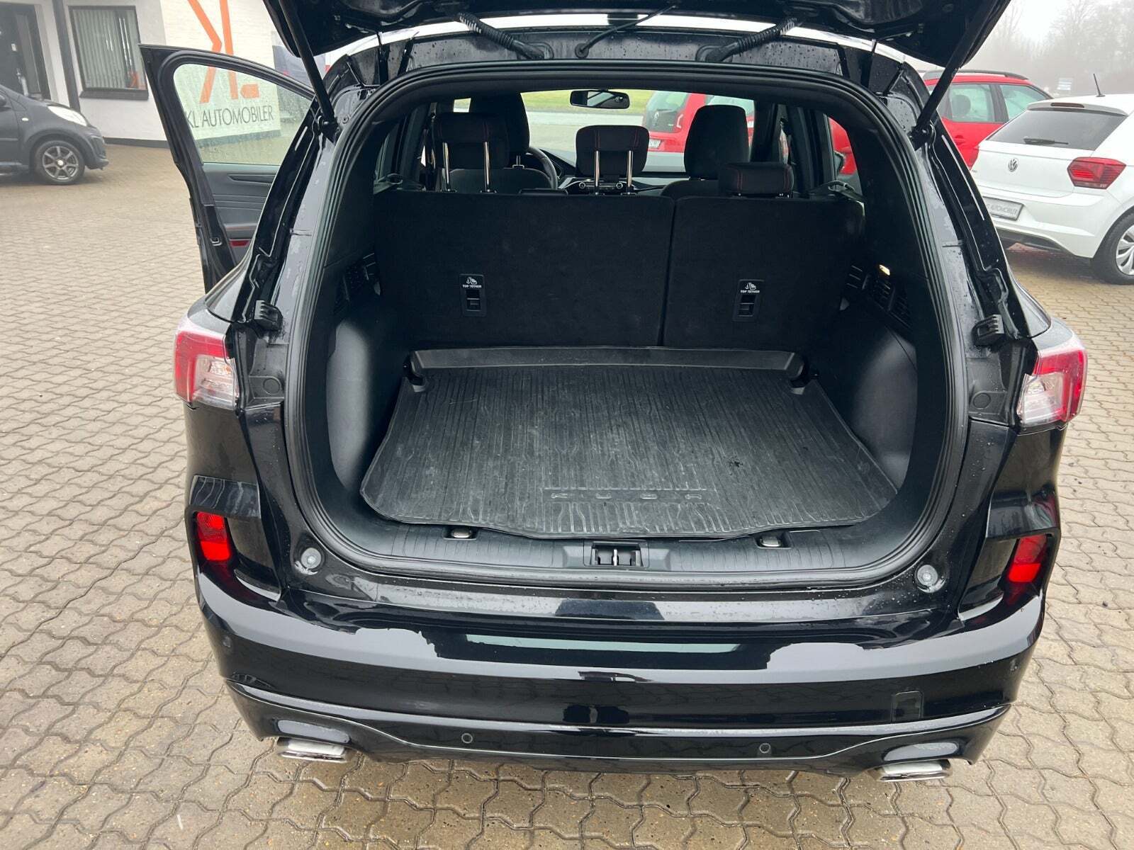 Sort Ford Kuga fra 2022