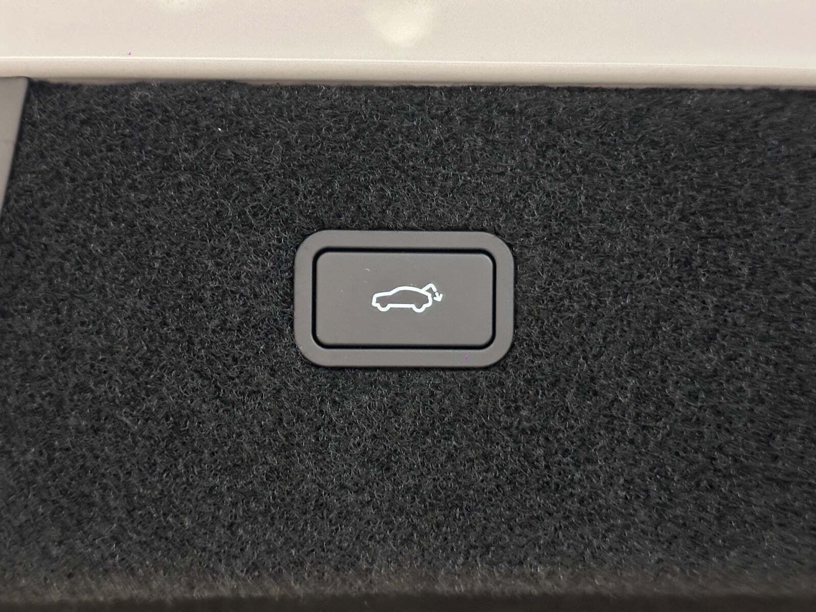 Sølv Polestar 4 fra 2025